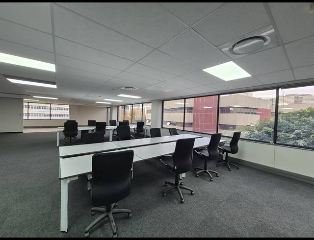 451M² OFFICE TO LET IN SANDTON CENTRAL